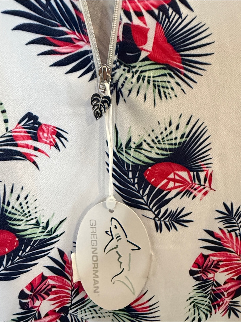 Greg Norman Women’s Performance Golf Polo Shirt NWT Tropical Print Size Small - Picture 7 of 10